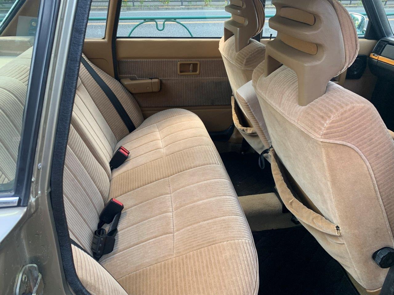 ☆ボルボ 240 後部座席シート座面 volvo 240 【公式通販】